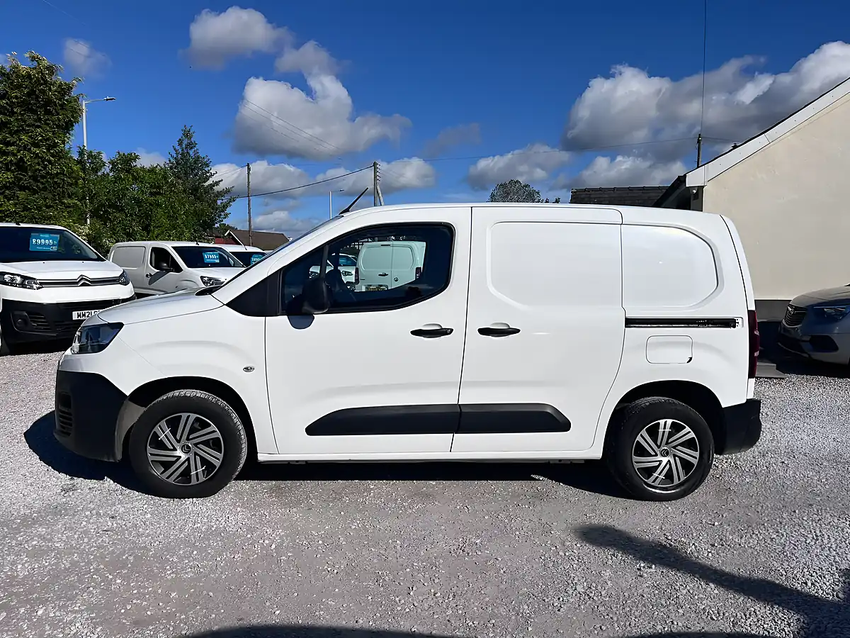 Used 2021 Citroen Berlingo Enterprise M White - Interior and Exterior details 8