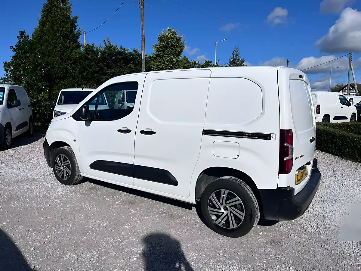 Used 2021 Citroen Berlingo Enterprise M White - Interior and Exterior details 9