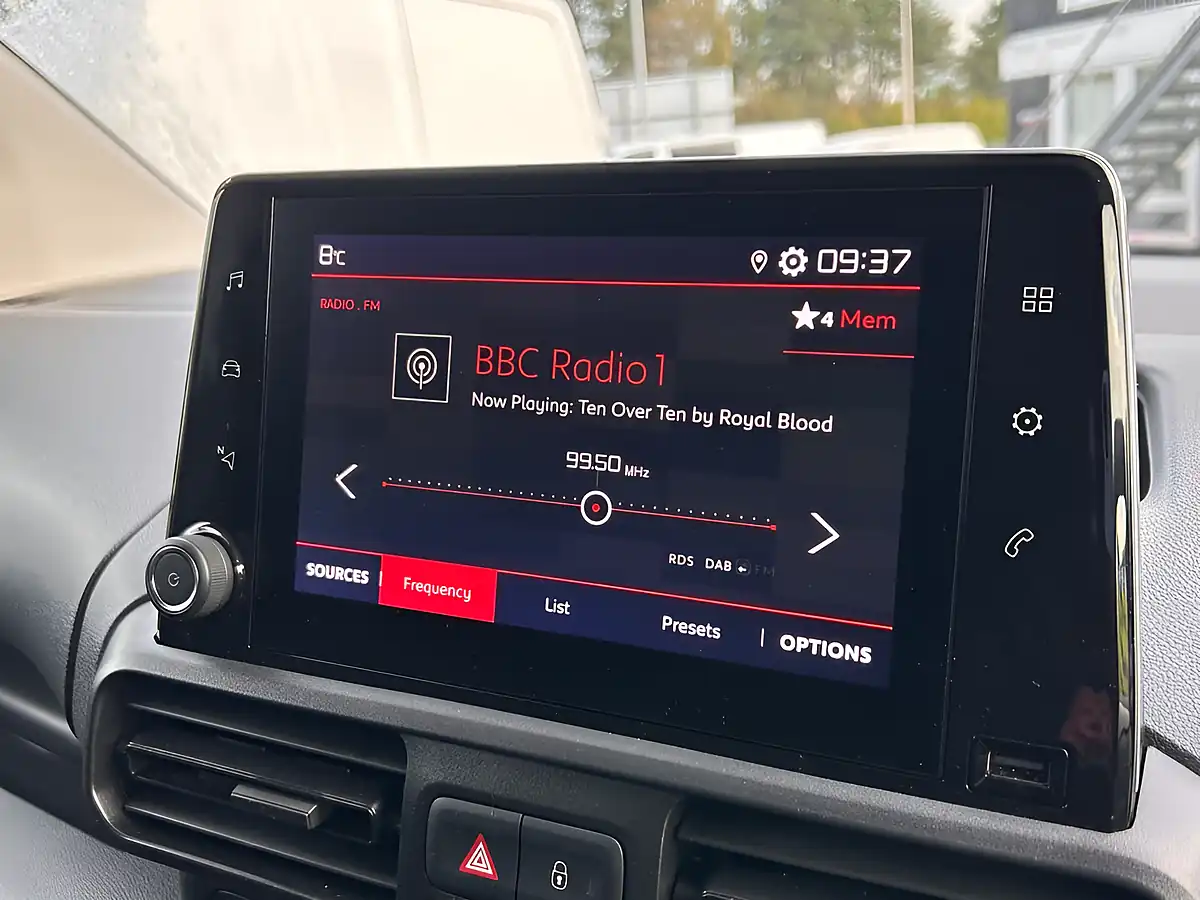 Used 2021 Citroen Berlingo Enterprise M White - Interior and Exterior details 12