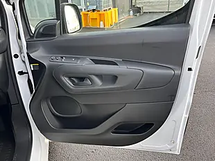 Used 2021 Citroen Berlingo Enterprise M White - Interior and Exterior details 16