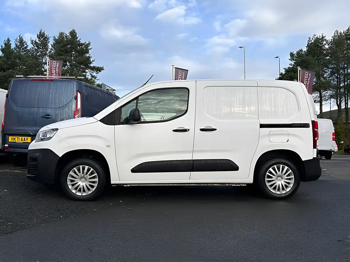 Used 2021 Citroen Berlingo Enterprise M White - Interior and Exterior details 19