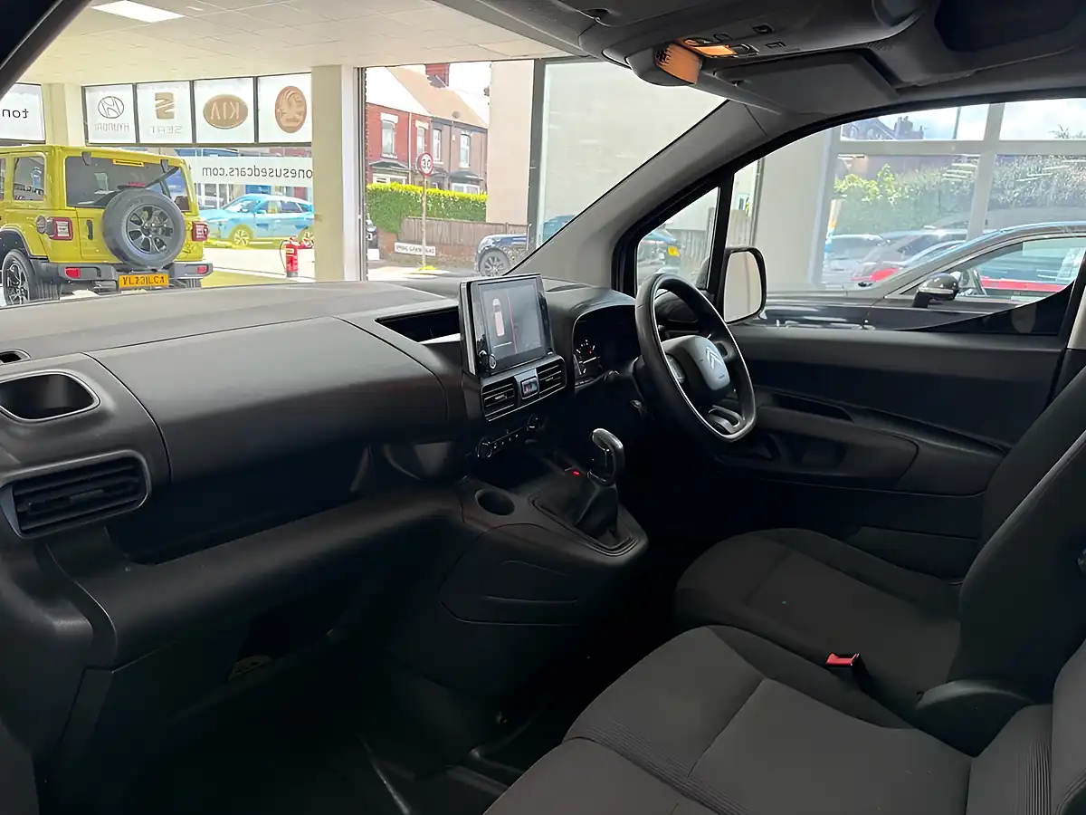 Used 2021 Citroen Berlingo Enterprise M White - Interior and Exterior details 12
