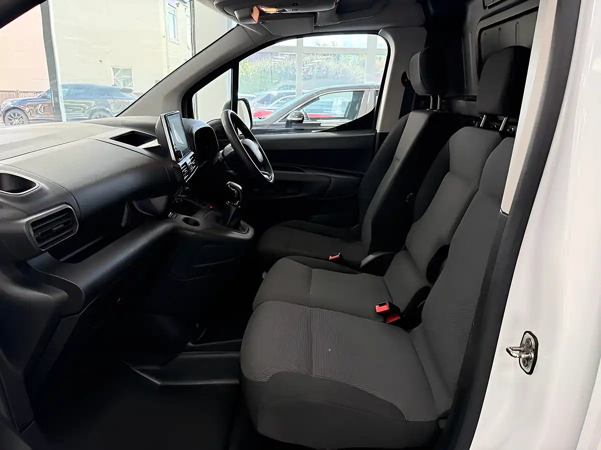 Used 2021 Citroen Berlingo Enterprise M White - Interior and Exterior details 13