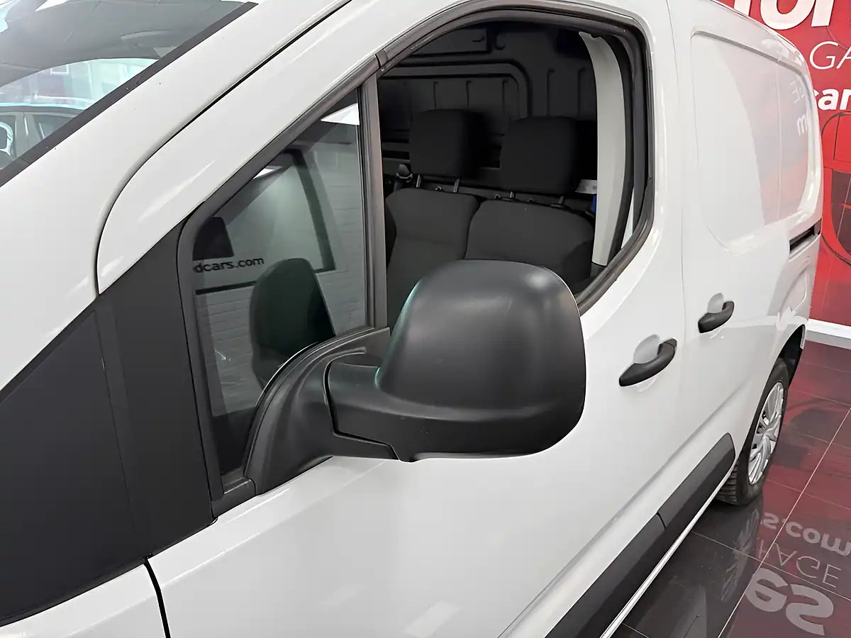 Used 2021 Citroen Berlingo Enterprise M White - Interior and Exterior details 14