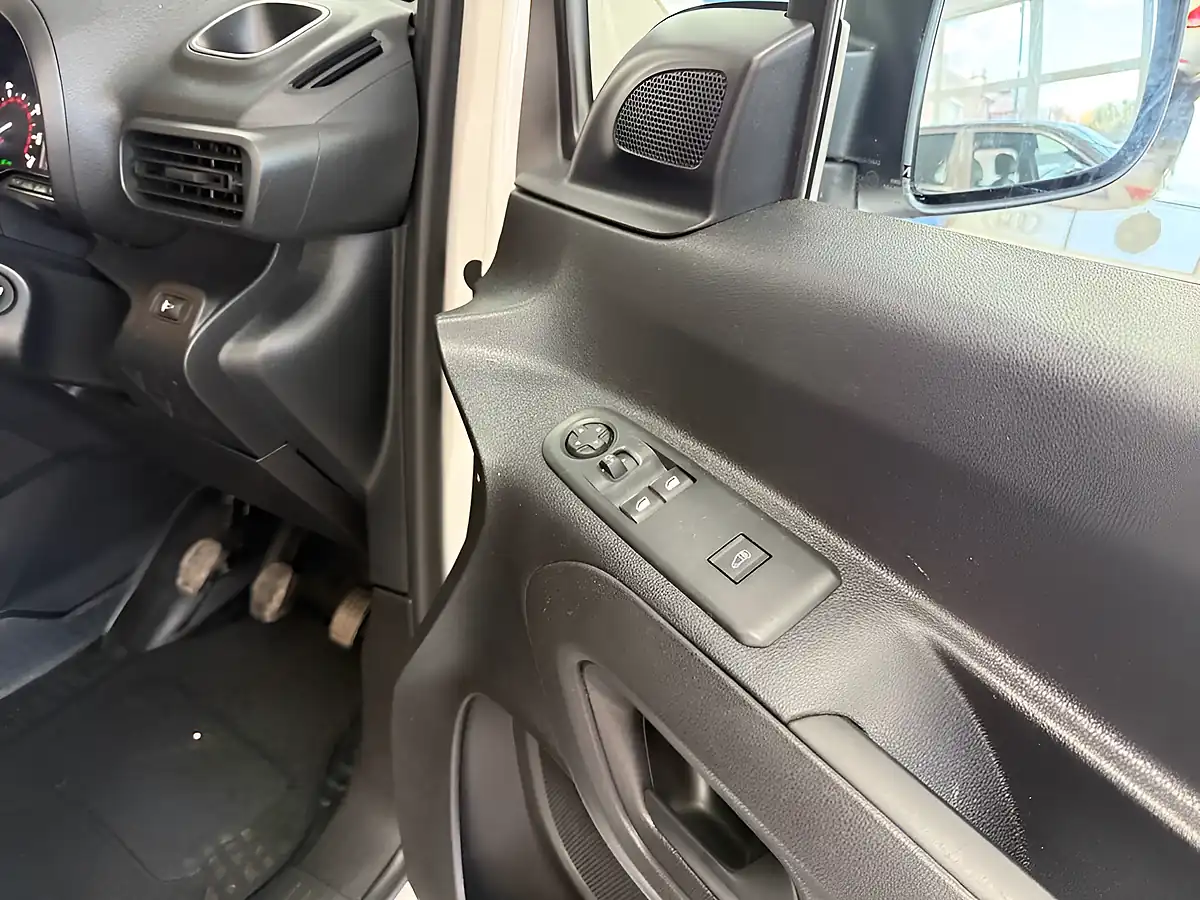 Used 2021 Citroen Berlingo Enterprise M White - Interior and Exterior details 20
