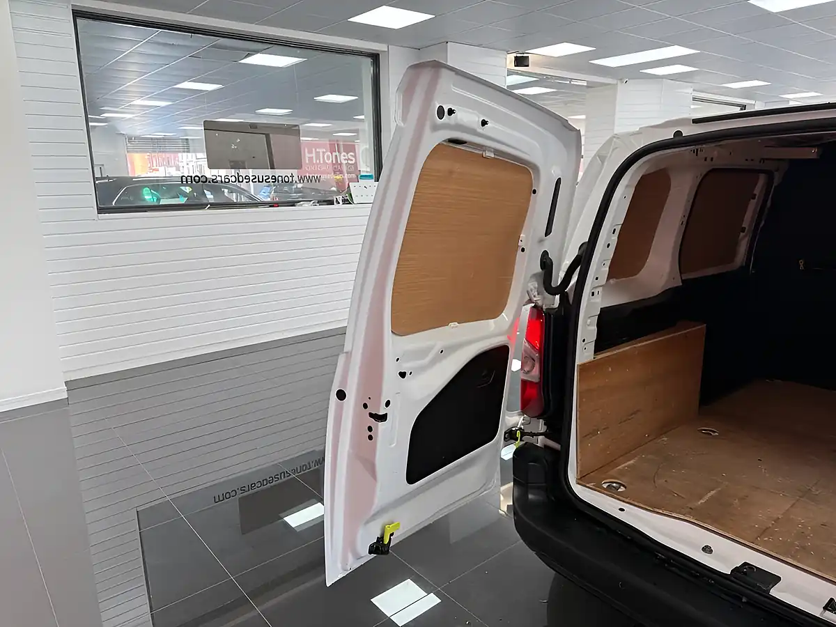Used 2021 Citroen Berlingo Enterprise M White - Interior and Exterior details 7