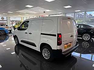 Used 2021 Citroen Berlingo Enterprise M White - Interior and Exterior details 9
