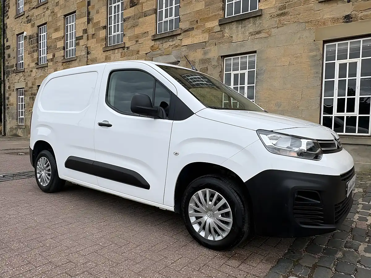 Used 2021 Citroen Berlingo Enterprise M White - Front View