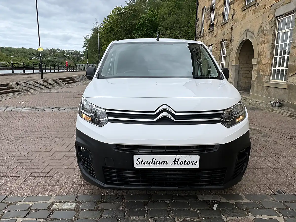 Used 2021 Citroen Berlingo Enterprise M White - Interior and Exterior details 11