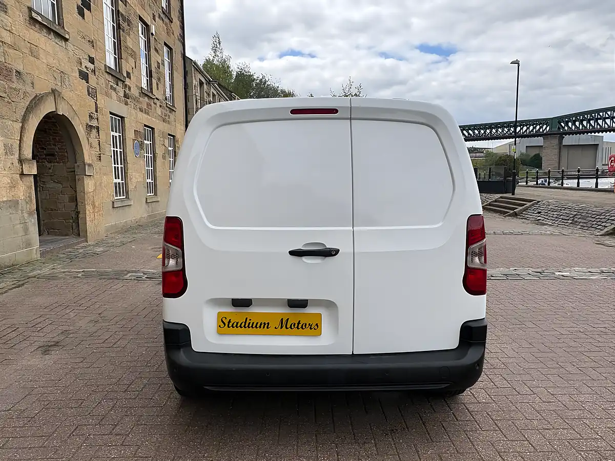 Used 2021 Citroen Berlingo Enterprise M White - Interior and Exterior details 12