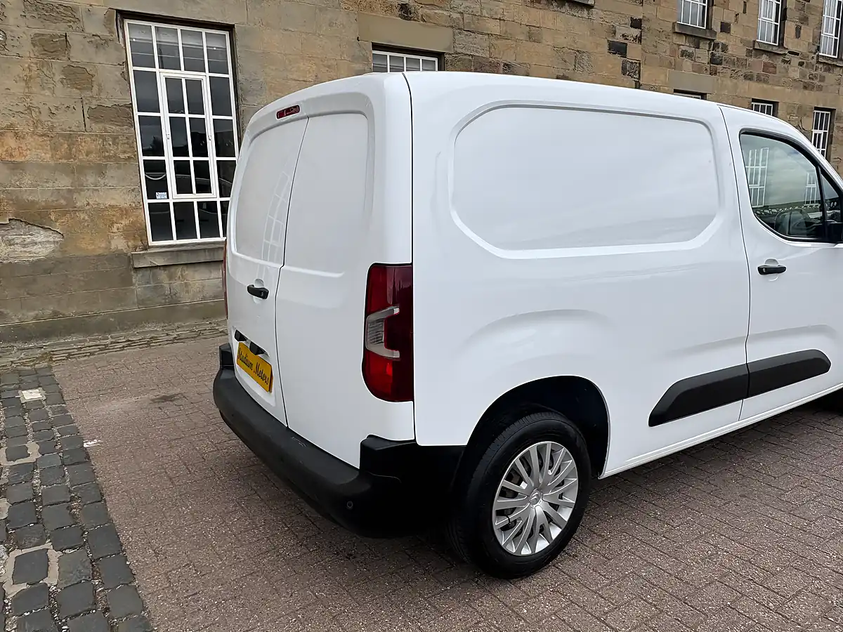 Used 2021 Citroen Berlingo Enterprise M White - Interior and Exterior details 13