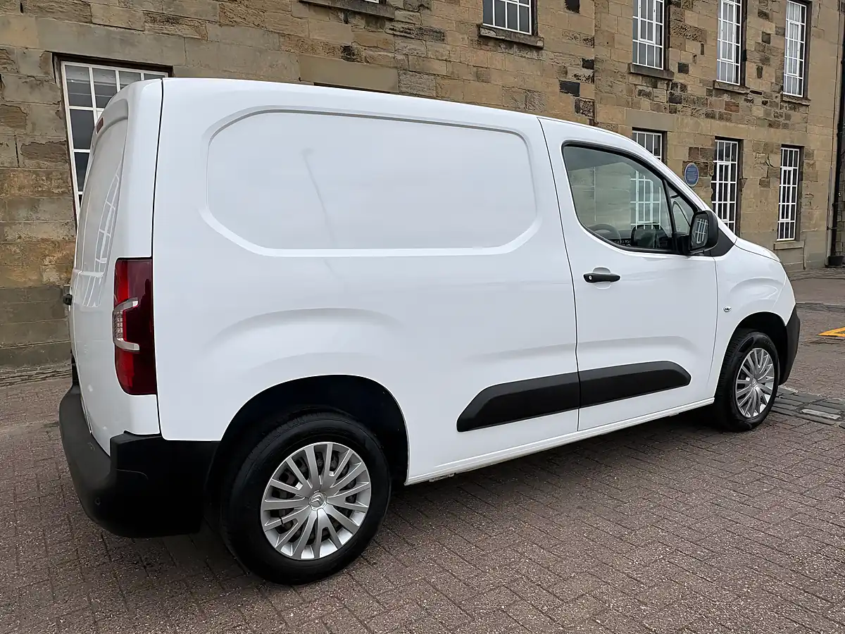Used 2021 Citroen Berlingo Enterprise M White - Interior and Exterior details 15