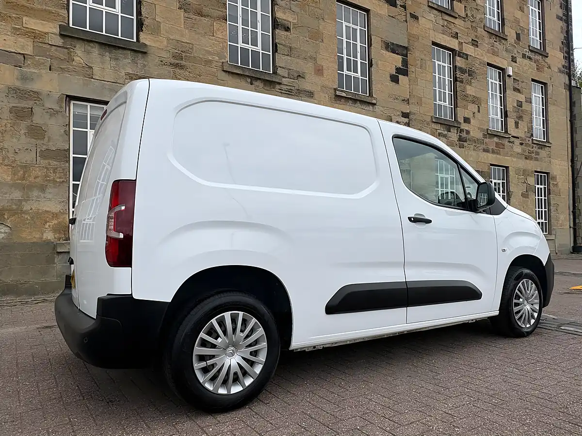 Used 2021 Citroen Berlingo Enterprise M White - Interior and Exterior details 16