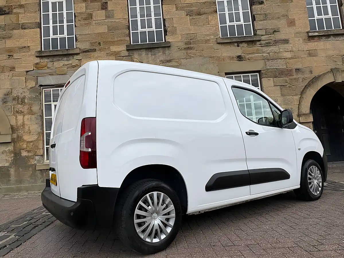 Used 2021 Citroen Berlingo Enterprise M White - Interior and Exterior details 17