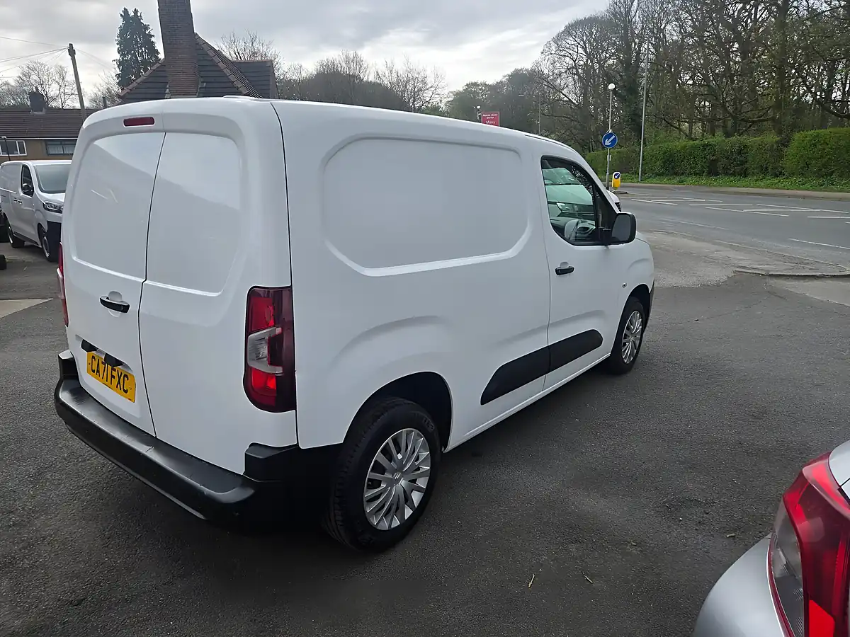 Used 2021 Citroen Berlingo Enterprise Pro White - Interior and Exterior details 12