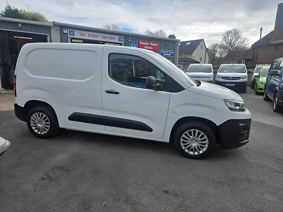 Used 2021 Citroen Berlingo Enterprise Pro White - Interior and Exterior details 13