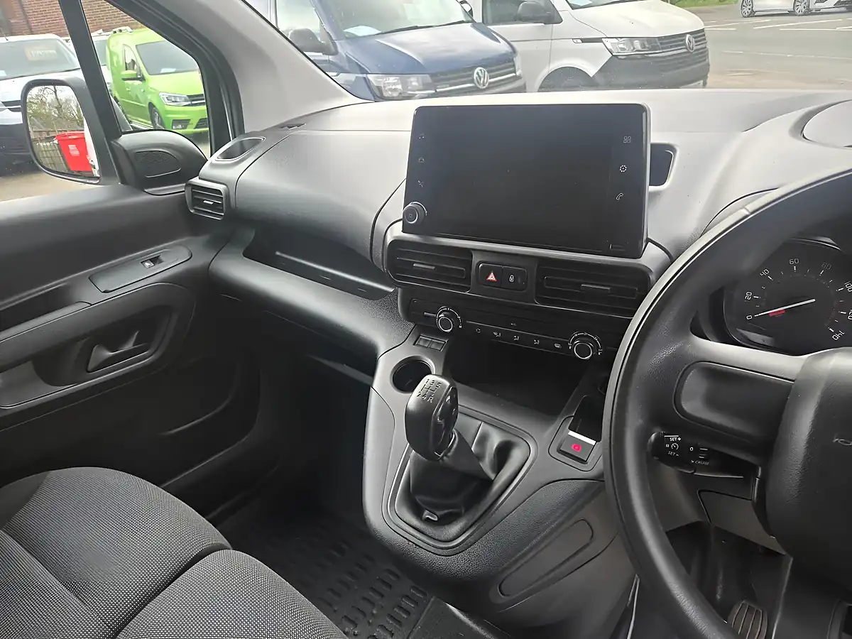 Used 2021 Citroen Berlingo Enterprise Pro White - Interior and Exterior details 16