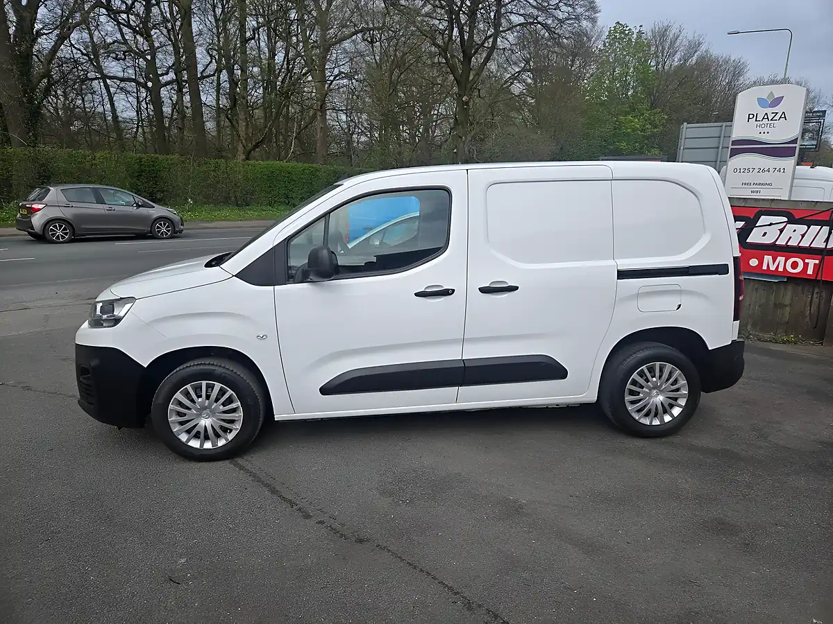 Used 2021 Citroen Berlingo Enterprise Pro White - Interior and Exterior details 4
