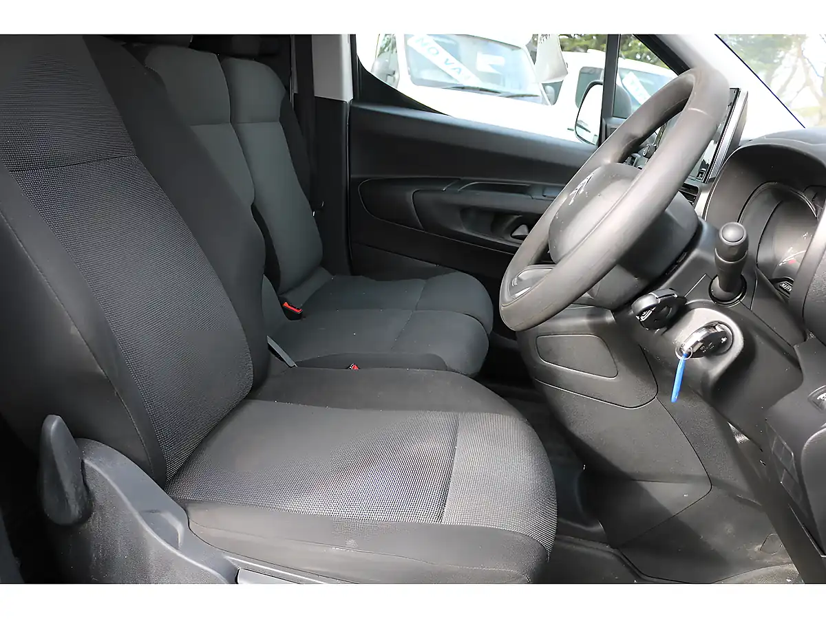 Used 2021 Citroen Berlingo Enterprise White - Interior and Exterior details 13