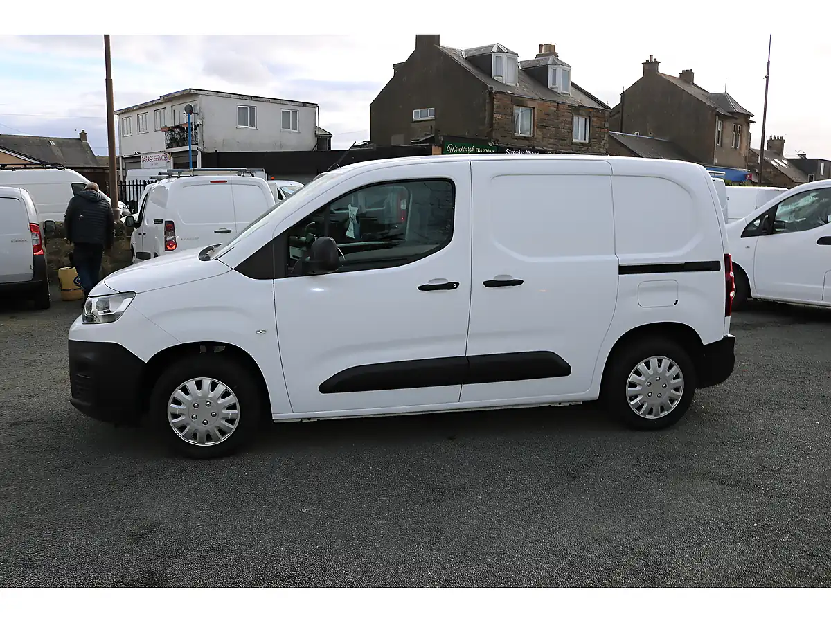 Used 2021 Citroen Berlingo Enterprise White - Interior and Exterior details 4