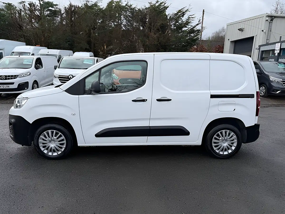Used 2021 Citroen Berlingo Enterprise White - Interior and Exterior details 17