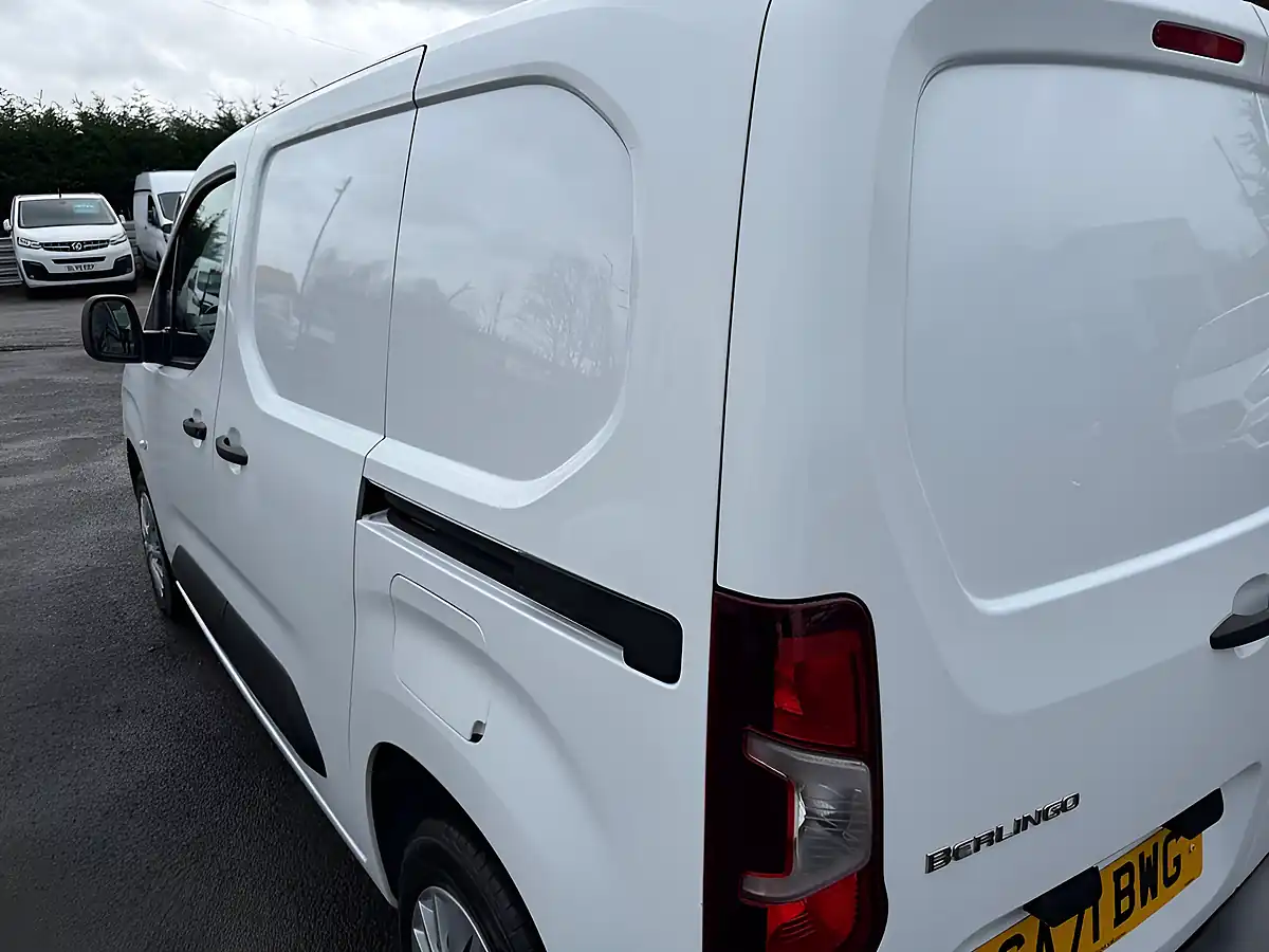 Used 2021 Citroen Berlingo Enterprise White - Interior and Exterior details 20