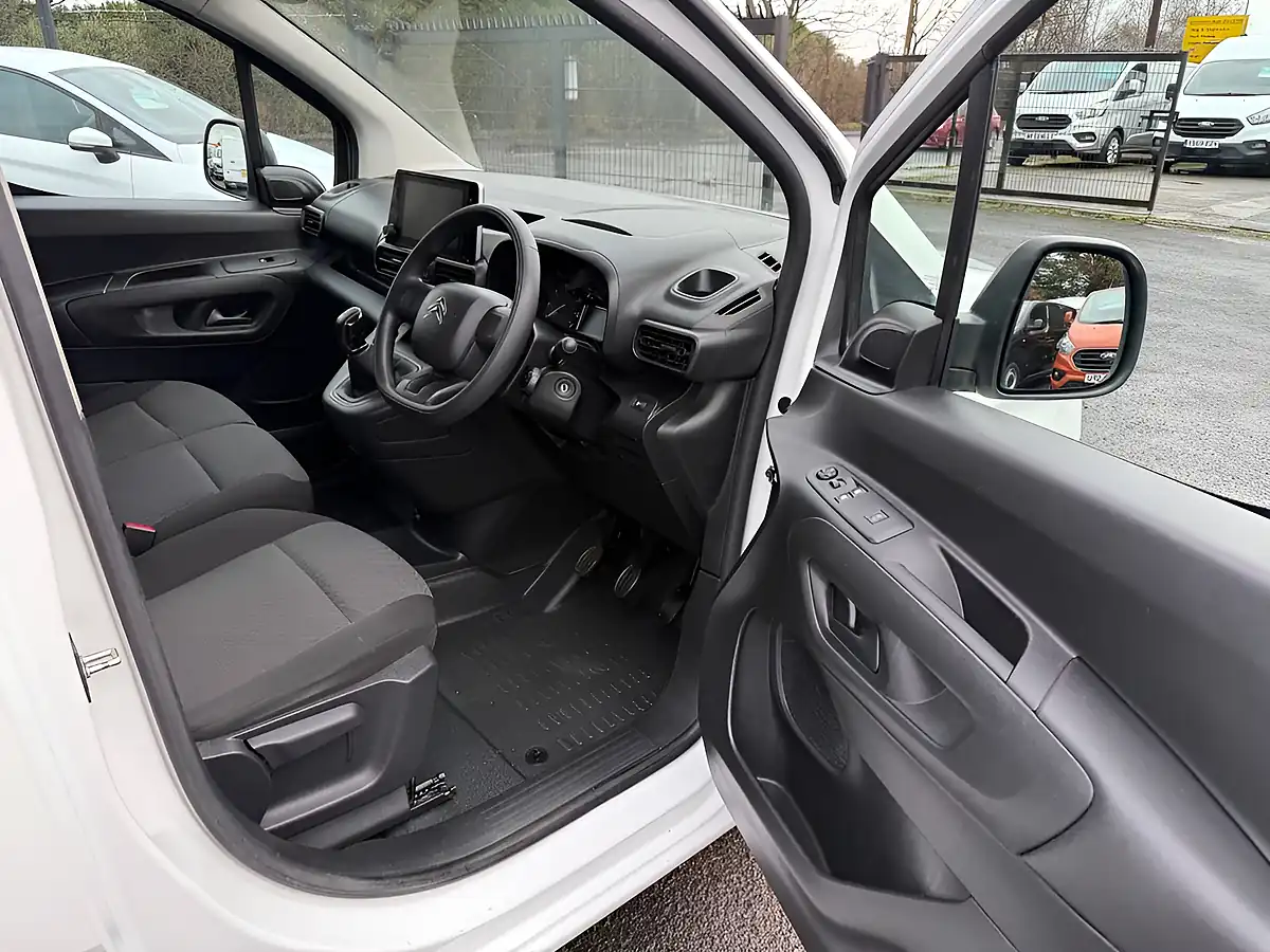 Used 2021 Citroen Berlingo Enterprise White - Interior and Exterior details 3