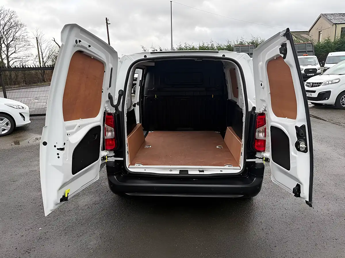 Used 2021 Citroen Berlingo Enterprise White - Interior and Exterior details 5