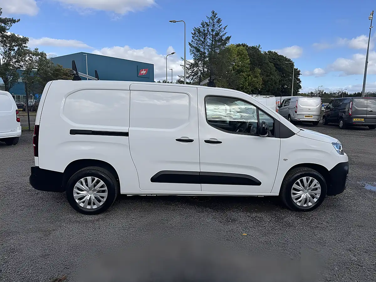 Used 2021 Citroen Berlingo Enterprise Xl Pro White - Interior and Exterior details 4