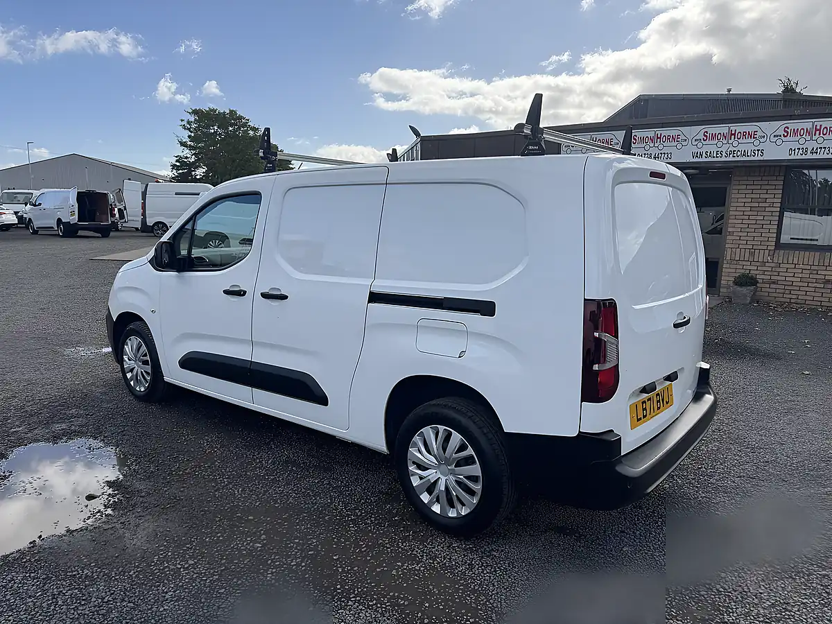 Used 2021 Citroen Berlingo Enterprise Xl Pro White - Interior and Exterior details 7