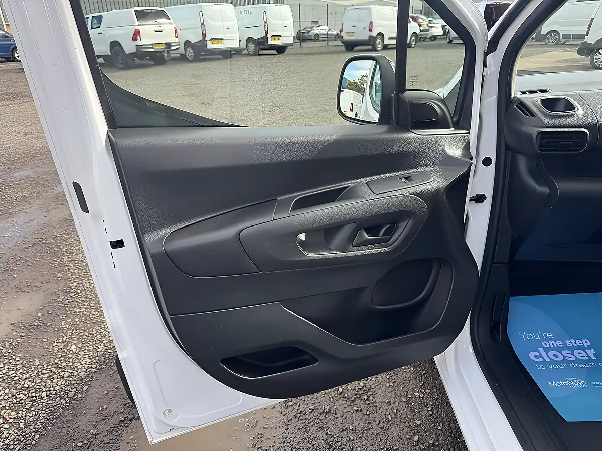 Used 2021 Citroen Berlingo Enterprise Xl Pro White - Interior and Exterior details 9