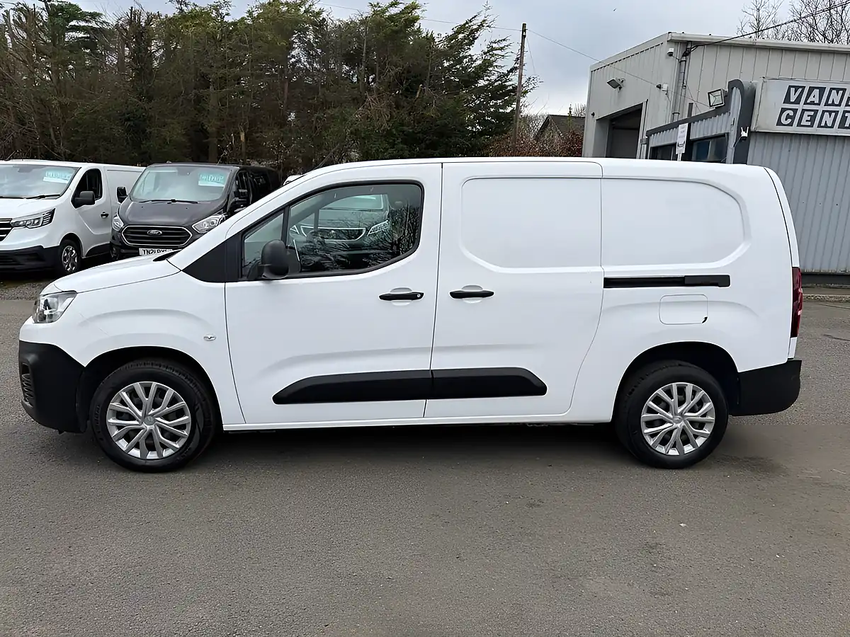 Used 2021 Citroen Berlingo Enterprise Xl White - Interior and Exterior details 18