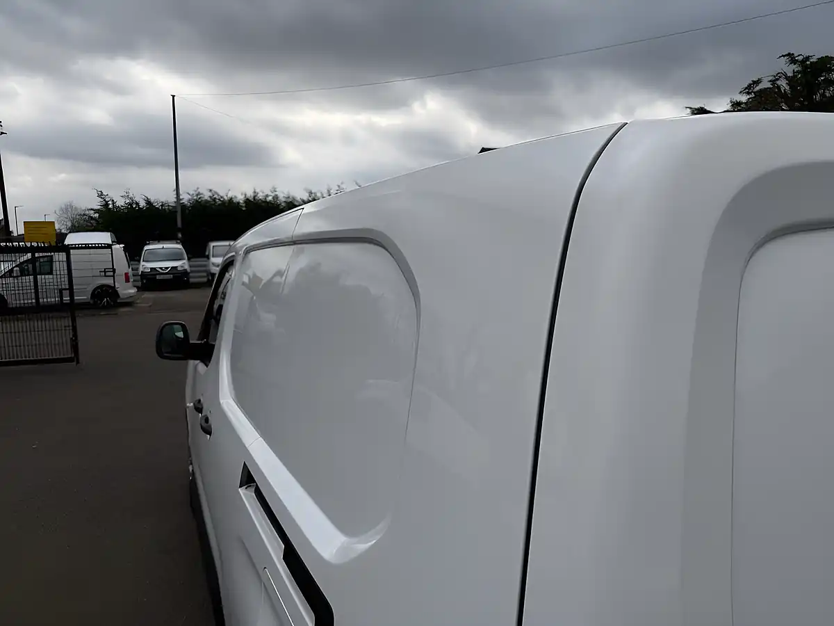 Used 2021 Citroen Berlingo Enterprise Xl White - Interior and Exterior details 19