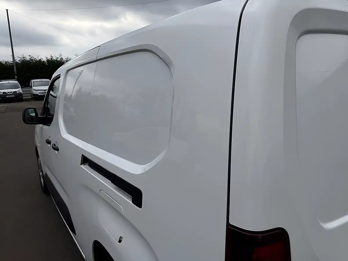 Used 2021 Citroen Berlingo Enterprise Xl White - Interior and Exterior details 20