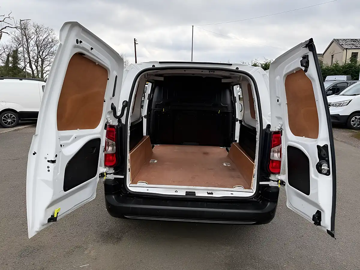 Used 2021 Citroen Berlingo Enterprise Xl White - Interior and Exterior details 5