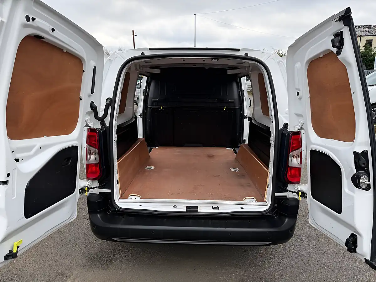 Used 2021 Citroen Berlingo Enterprise Xl White - Interior and Exterior details 6