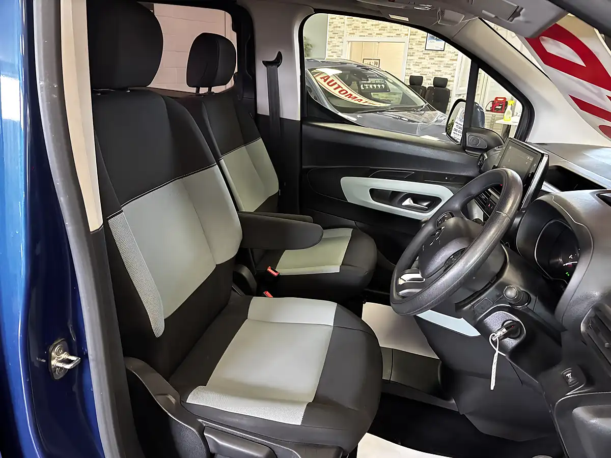 Used 2021 Citroen Berlingo Feel Blue - Interior and Exterior details 10