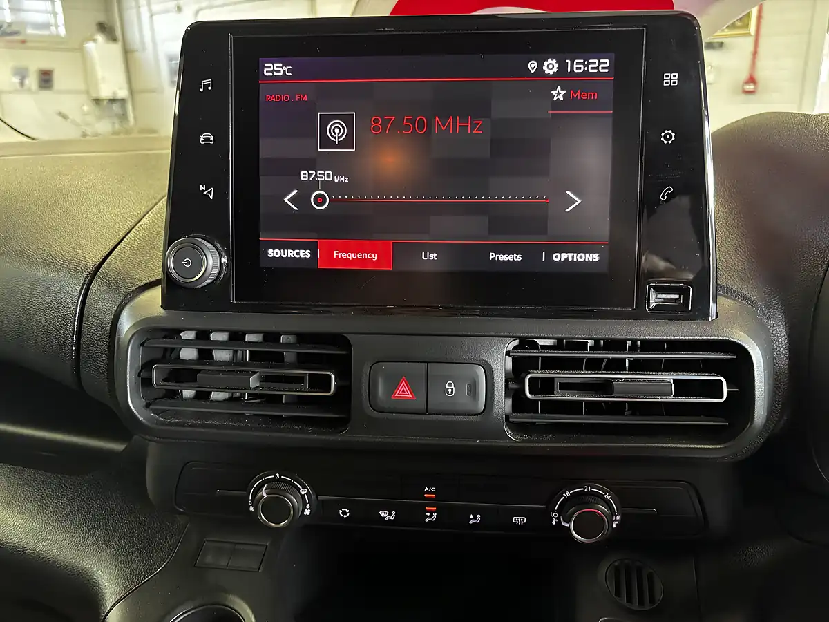 Used 2021 Citroen Berlingo Feel Blue - Interior and Exterior details 13