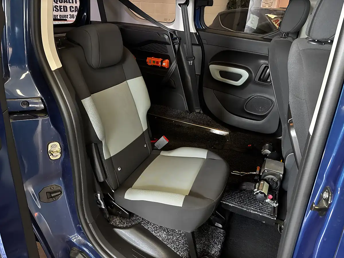 Used 2021 Citroen Berlingo Feel Blue - Interior and Exterior details 16