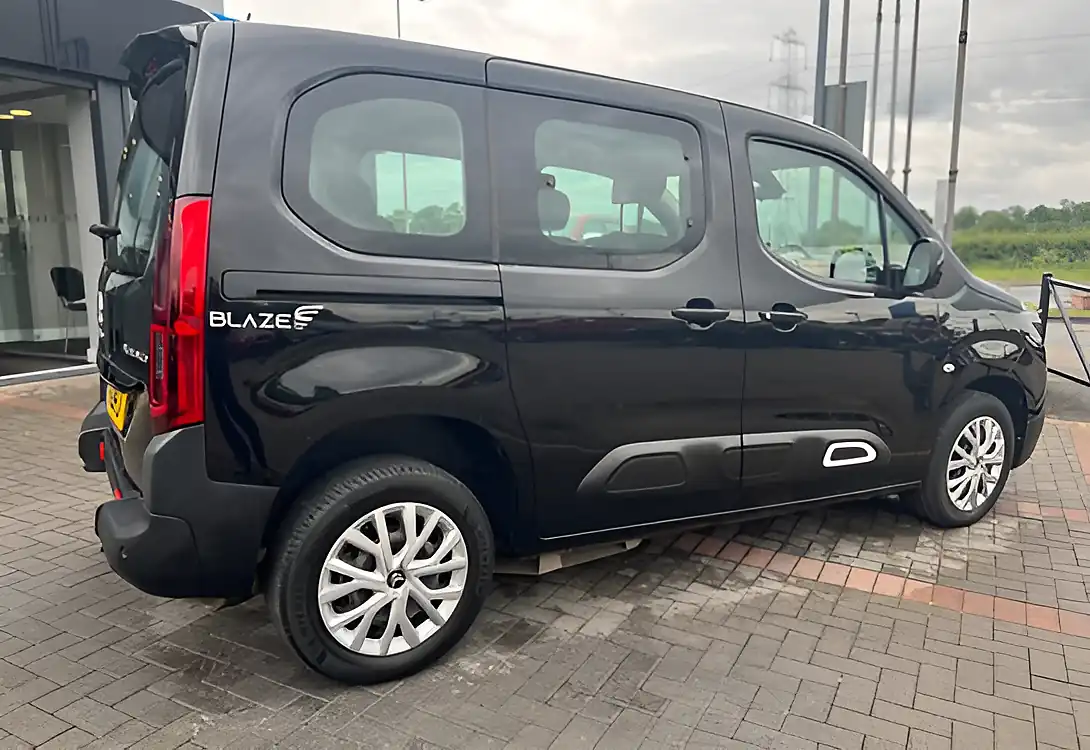 Used 2021 Citroen Berlingo Feel M Black - Interior and Exterior details 10