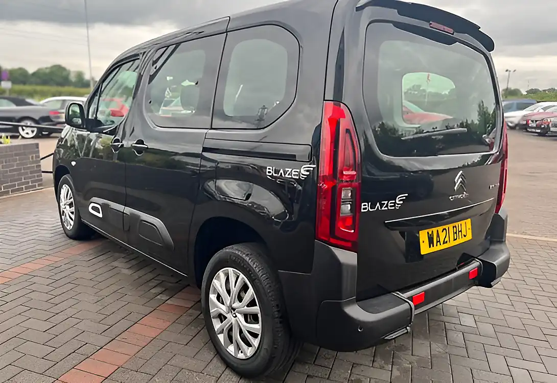 Used 2021 Citroen Berlingo Feel M Black - Interior and Exterior details 13
