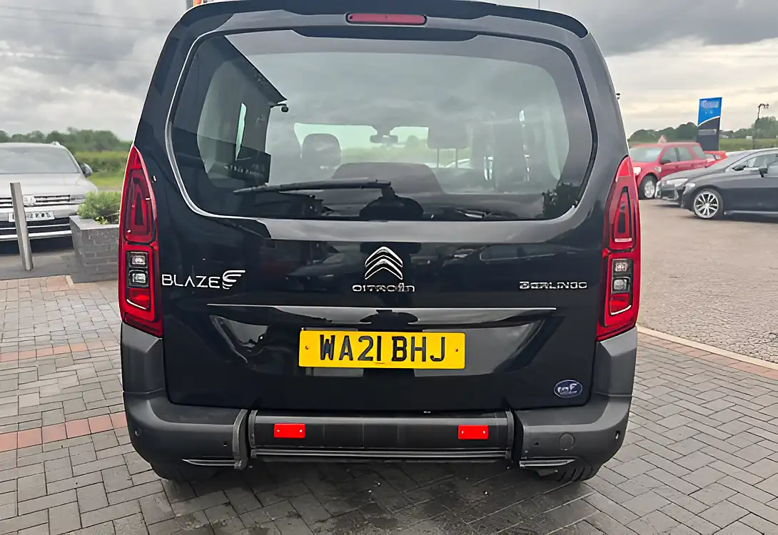Used 2021 Citroen Berlingo Feel M Black - Interior and Exterior details 8