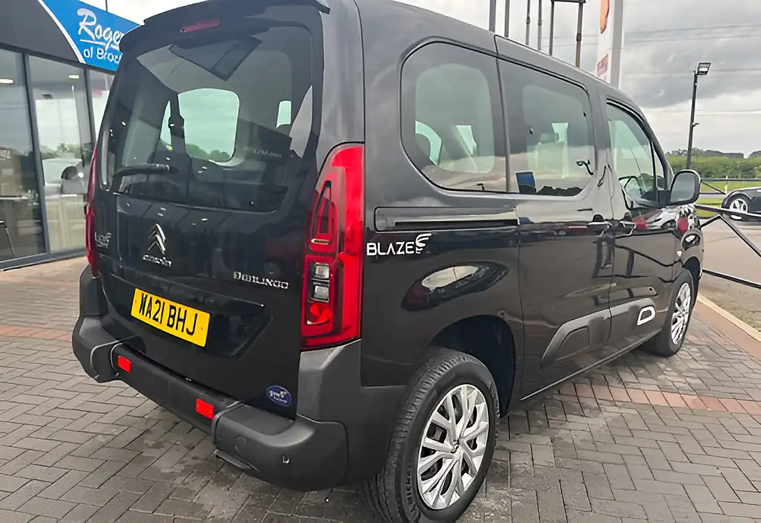 Used 2021 Citroen Berlingo Feel M Black - Interior and Exterior details 9