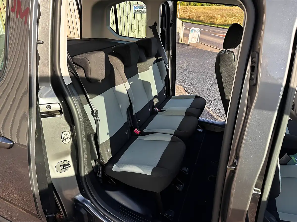 Used 2021 Citroen Berlingo Flair Grey - Interior and Exterior details 14