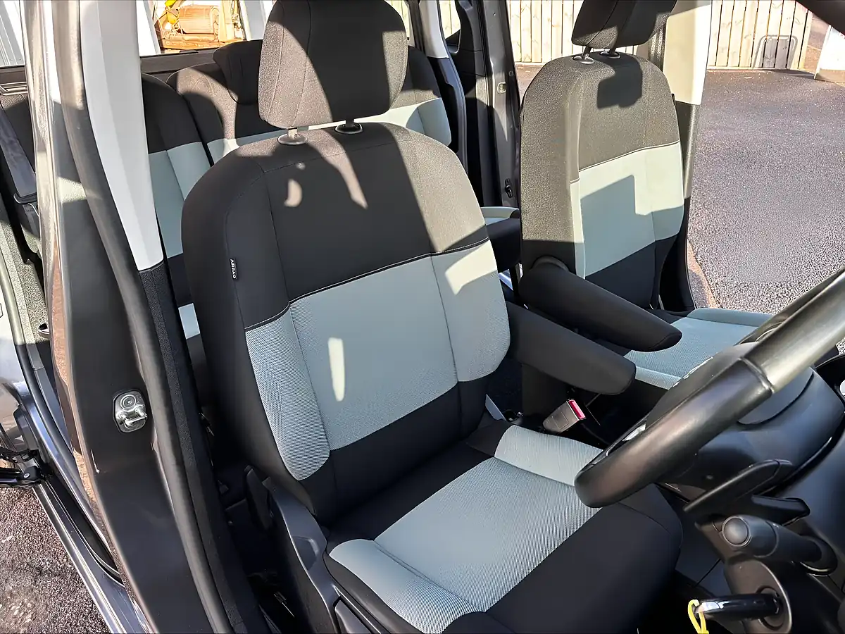 Used 2021 Citroen Berlingo Flair Grey - Interior and Exterior details 18