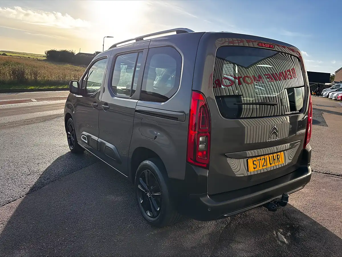 Used 2021 Citroen Berlingo Flair Grey - Interior and Exterior details 3