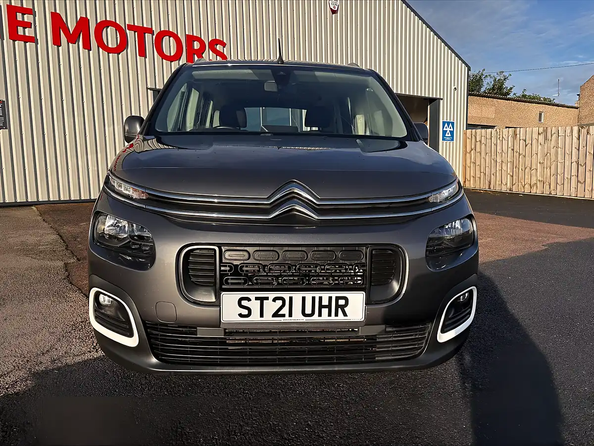 Used 2021 Citroen Berlingo Flair Grey - Interior and Exterior details 6