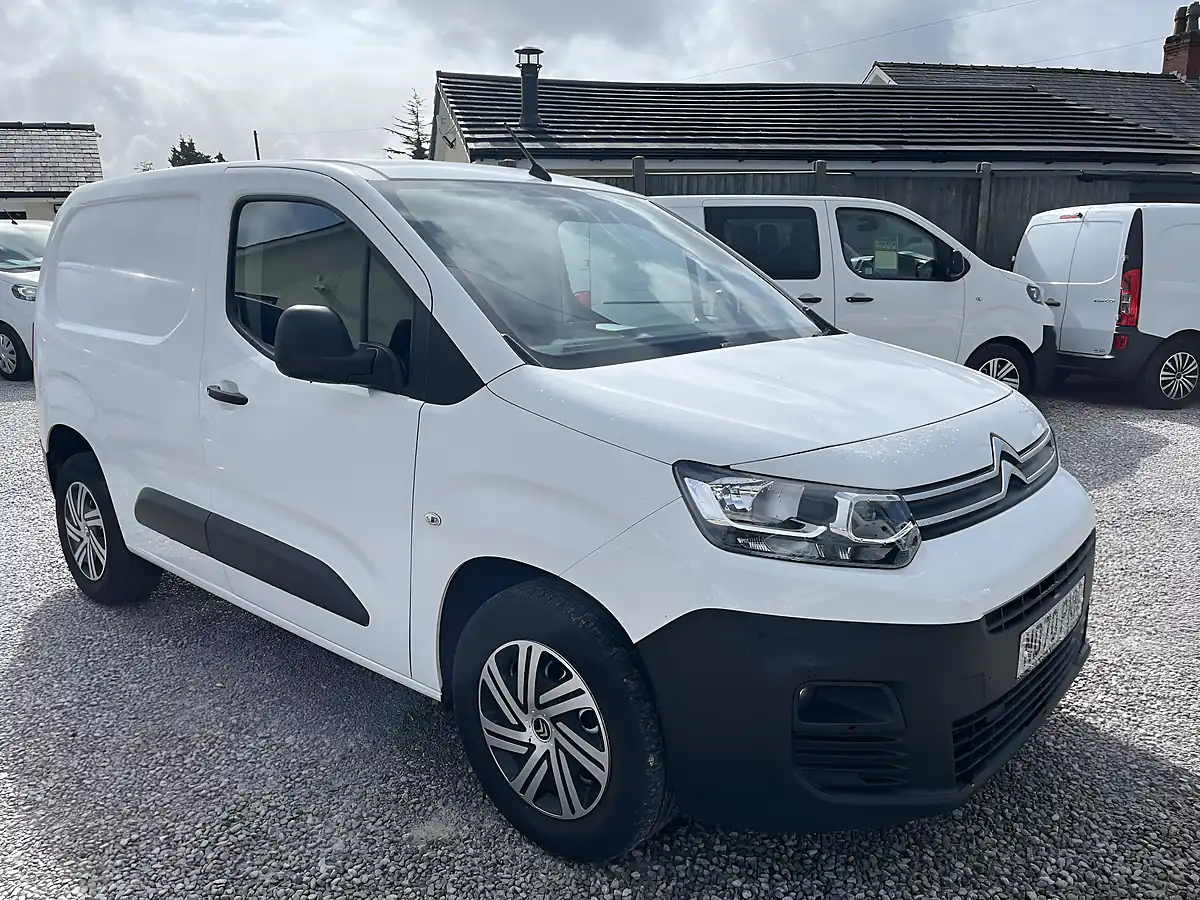 Used 2021 Citroen Berlingo Worker M White - Front View