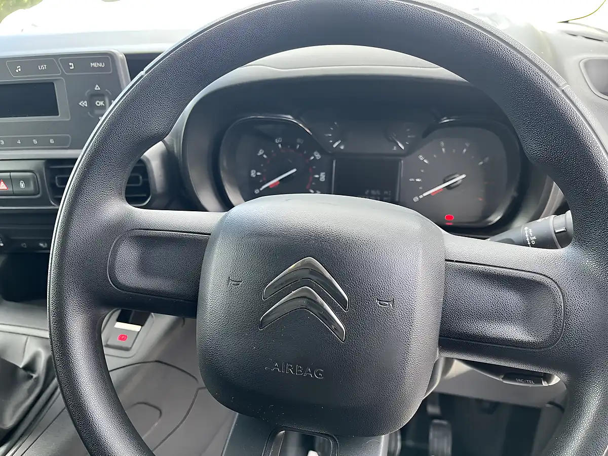 Used 2021 Citroen Berlingo Worker M White - Interior and Exterior details 11