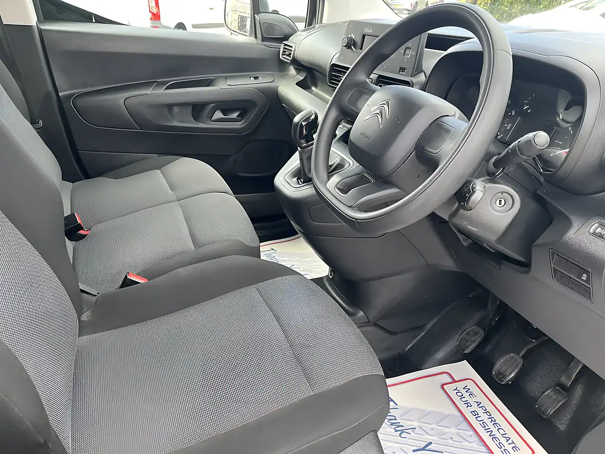 Used 2021 Citroen Berlingo Worker M White - Interior and Exterior details 12